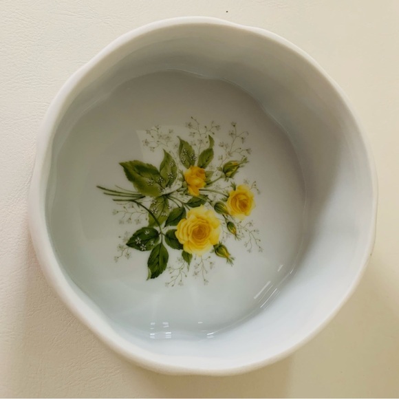 Porcelain box - Picture 4 of 10